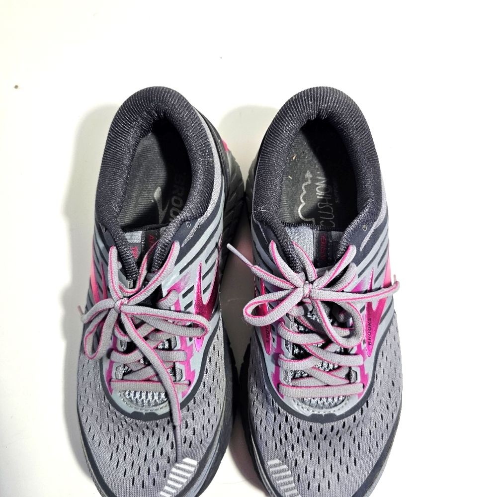 Brooks Extra wide walking shoes